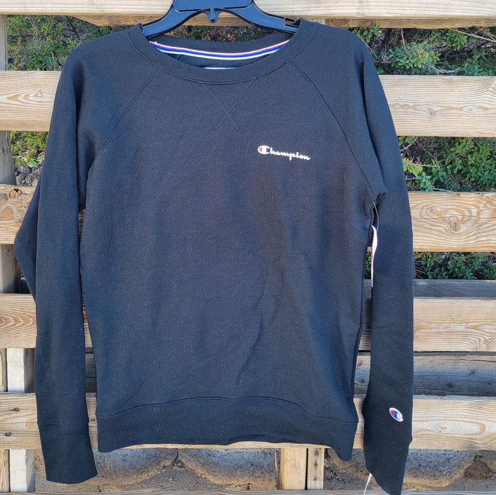 New champion unisex black logo sweatshirt Size small